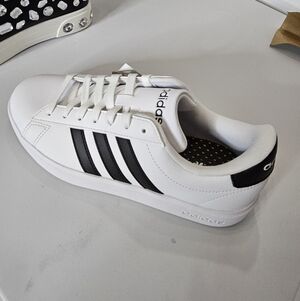 Adidas Grand Court Sz 7